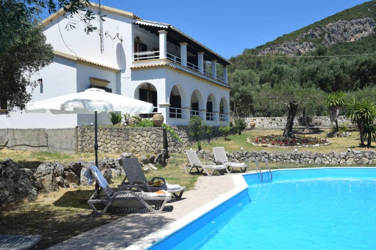 Villa Eirini By Hotelius Liapades Exterior photo